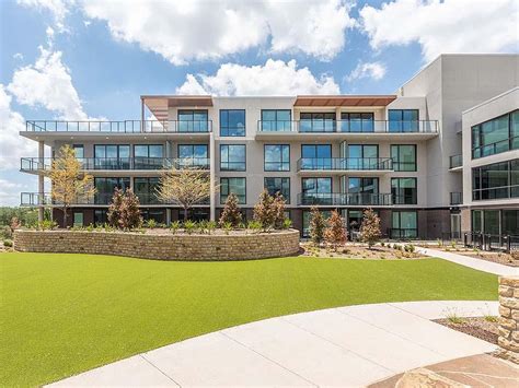 5605 Village Glen Dr Dallas TX 75206 .